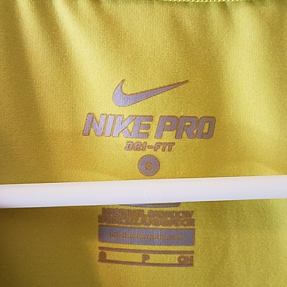 Nike Pro - Picture 2 of 3
